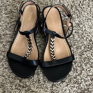 Vionic black sandals size 8